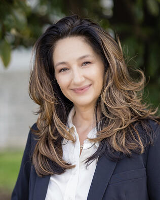 Headshot of Carla Seroka