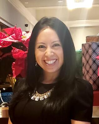 Headshot of Paola Valdivia