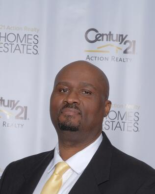 Headshot of Jerry Comer