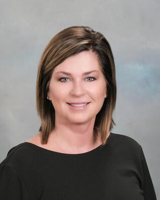 Headshot of Lora Ballard