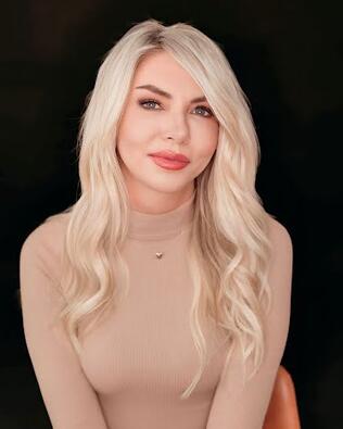 Headshot of Amy Duncan