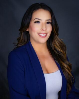 Headshot of Gabriela Sandoval