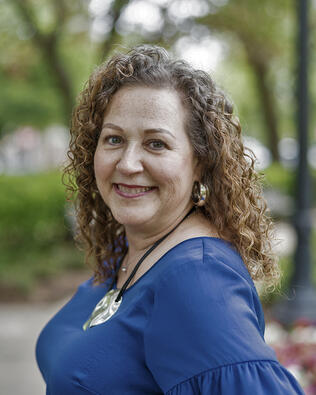 Headshot of Vicki Parks