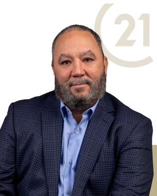 Headshot of Shane Rader