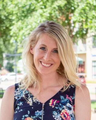 Headshot of Liz Thompson