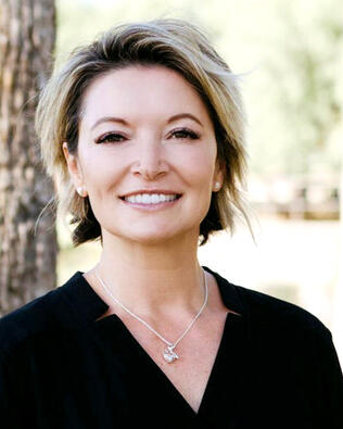 Headshot of Claudia Alton