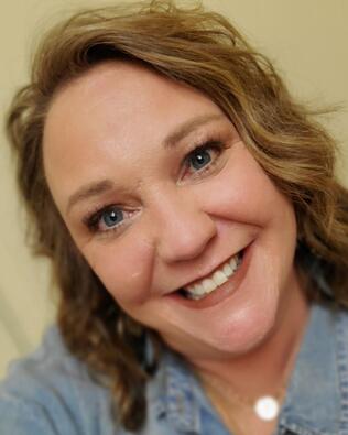 Headshot of Jennifer Hunt