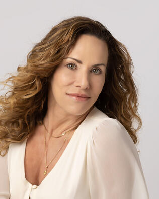 Headshot of Cheryl Dumont