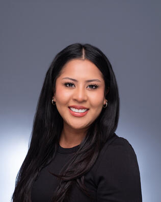 Headshot of Kimberly Cruz