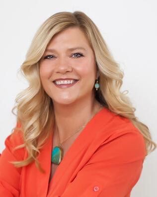 Headshot of Shannon Meredith