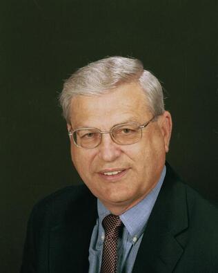Headshot of Aris Maniotis