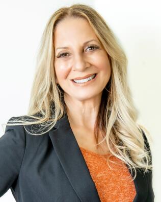 Headshot of Caren Dana