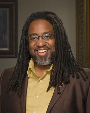 Headshot of Antonio Pea