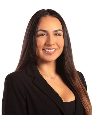 Headshot of Valeria Medina