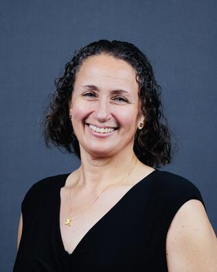 Headshot of Deirdre Carroll