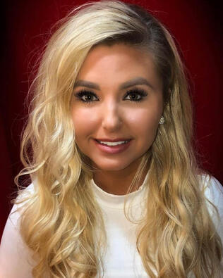 Headshot of Anna Thocher