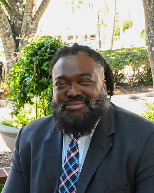 Headshot of Reynold Saintime