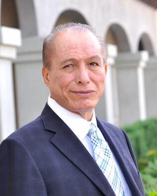 Headshot of David Sarinana