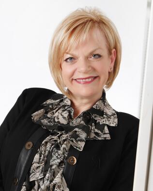 Headshot of Pam Furtney
