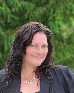 Headshot of Katie Resseguie