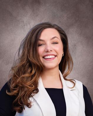 Headshot of Leah Bischoff