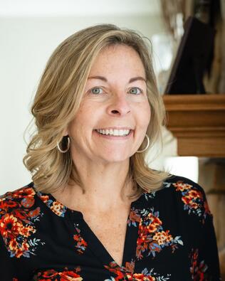 Headshot of Lisa Foster