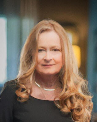Headshot of Danette Dils
