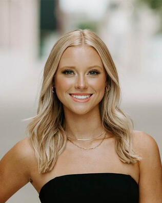 Headshot of Gabi Bauer