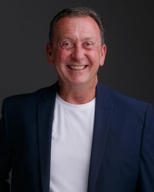 Headshot of Jay Sears