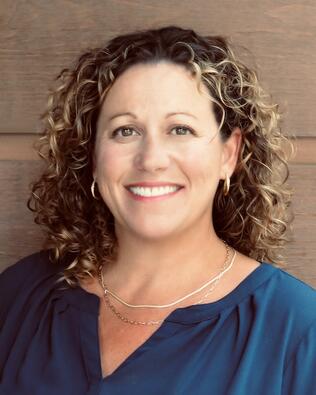 Headshot of Alison Ward