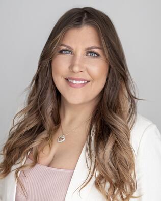 Headshot of Samantha Rush