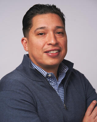 Headshot of Arturo Gaona