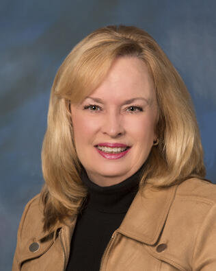 Headshot of Elaine Hewitt