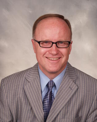 Headshot of Dwayne R . Saunders