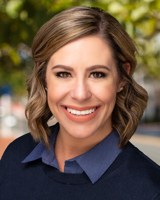 Headshot of Kat Wetzel