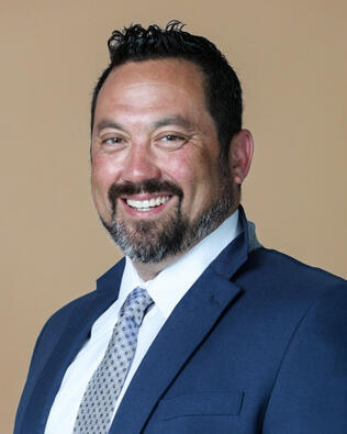 Headshot of Kevin Davis