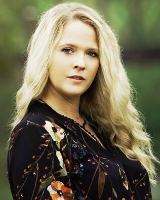 Headshot of Julie Allen