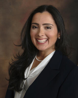 Headshot of Lina Valenzuela
