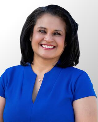 Headshot of Veronica Lopez