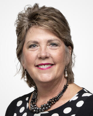 Headshot of Eileen Van Kooten - Schmitt