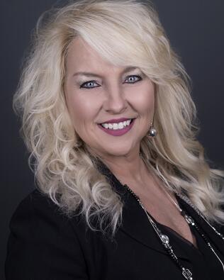 Headshot of Lorie Balken