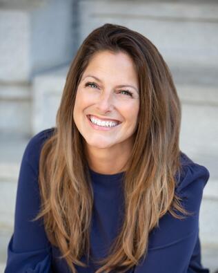 Headshot of Carrie Jowett