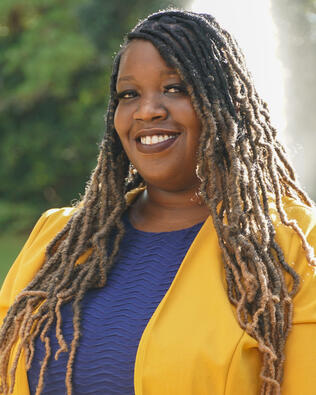 Headshot of Lorraine Williams
