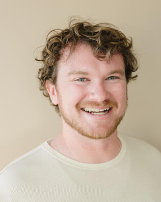 Headshot of Taylor Kennard