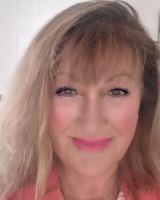 Headshot of Kathleen Rossi