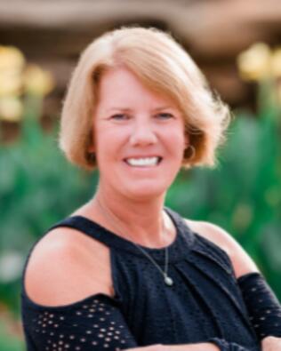 Headshot of Julie Cologero