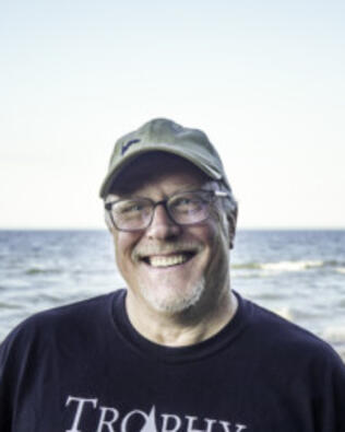 Headshot of Derrick Volchoff