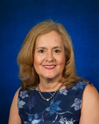 Headshot of Elsie Centeno