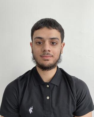 Headshot of Ali Raza