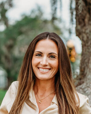 Headshot of Kelsie Foghino